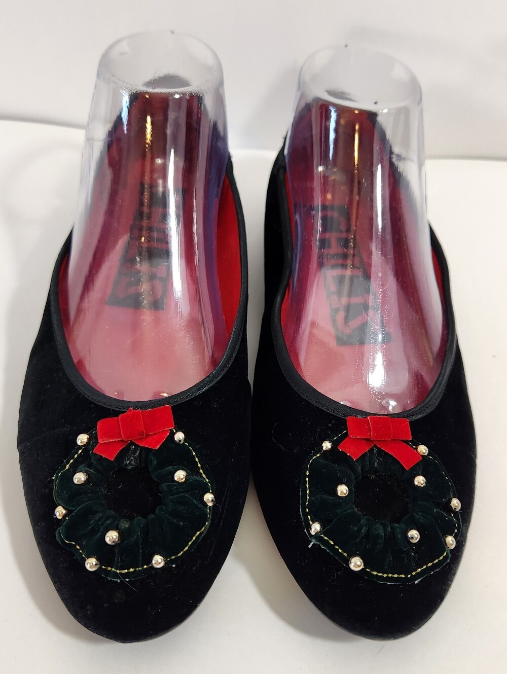 Vintage 90s Christmas Shoes CHILIS Black Velvet Wreath Flats 8M Holiday Kitsch